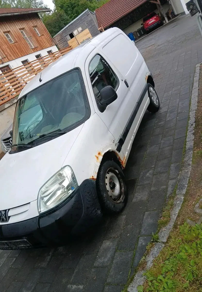 Gebraucht Peugeot Partner 90 PS (66 kW) 2007 Weiß Van / Kleinbus