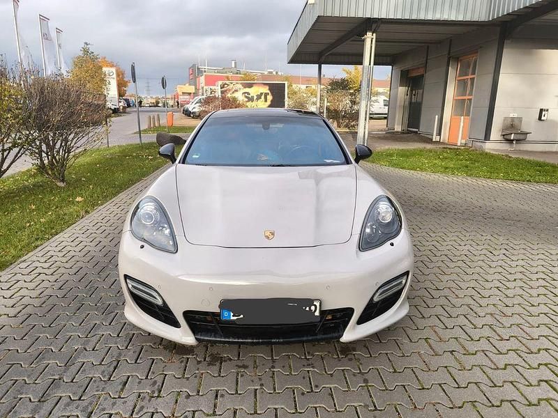 Grau Gebraucht 2013 Porsche Panamera GTS Limousine | 29.800 € - Bild 1/4