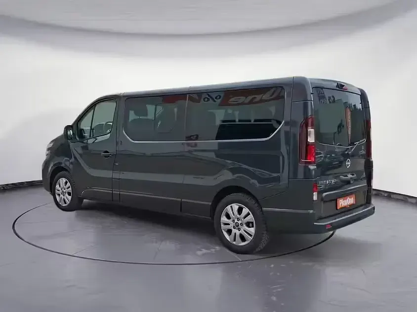Gebraucht Nissan Primastar 170 PS (125 kW) 2025 Grau Van / Kleinbus