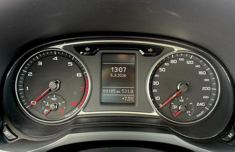 Gebraucht Audi A1 Ambition 86 PS (63 kW) 2012 Violet Kleinwagen