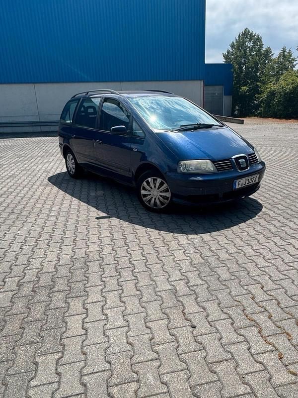 Blau Gebraucht 2001 Seat Alhambra Van / Kleinbus | 1.299 € (Fairer Preis) - Bild 1/4
