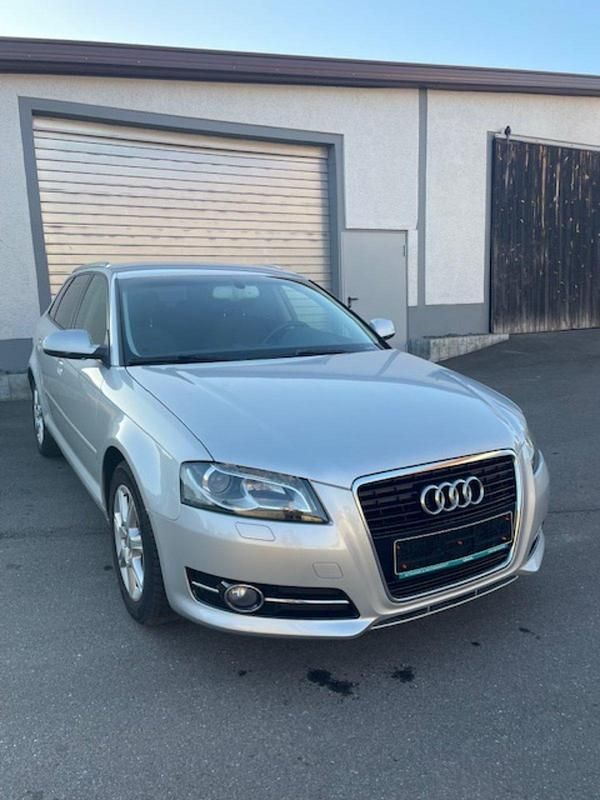 Silber Gebraucht 2010 Audi A3 Limousine | 4.999 € (Superpreis) - Bild 1/4