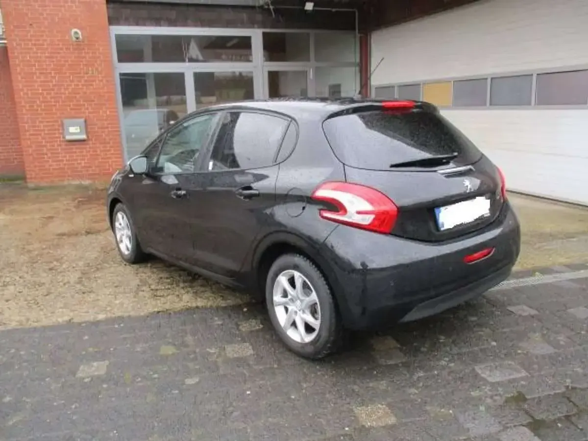 Gebraucht Peugeot 208 92 PS (67 kW) 2013 Schwarz Kleinwagen