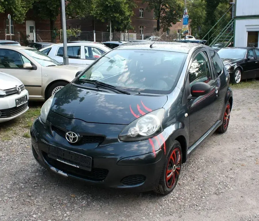 Gebraucht Toyota Aygo Basis 68 PS (50 kW) 2009 Grau Kleinwagen