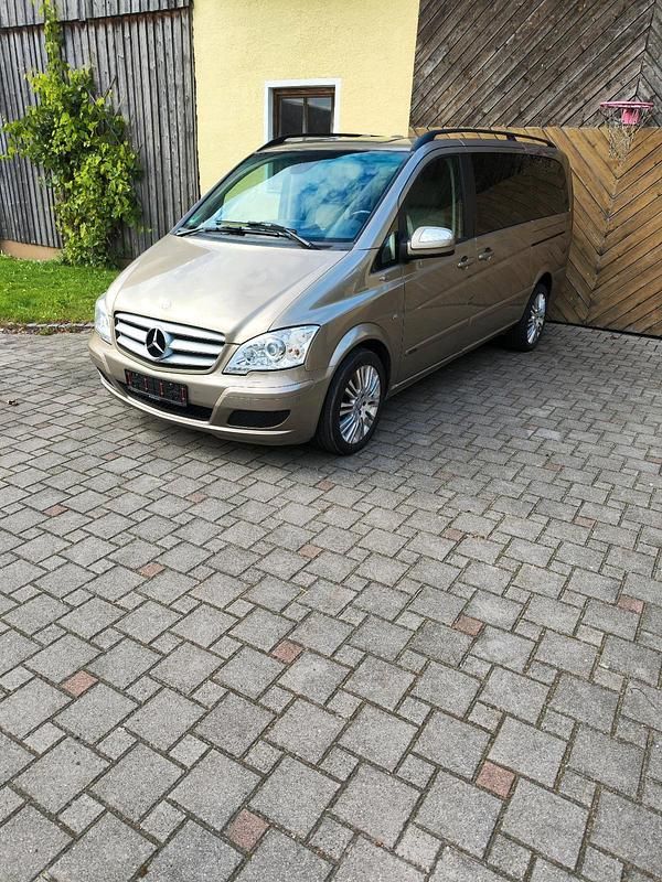 Gold Gebraucht 2011 Mercedes Viano Van / Kleinbus | 13.000 € (Superpreis) - Bild 1/4