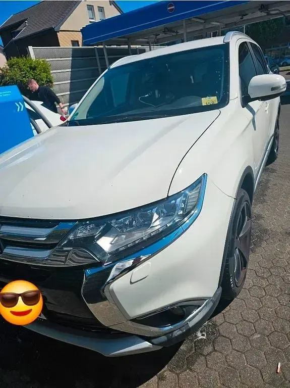 Gebraucht Mitsubishi Outlander 150 PS (110 kW) 2016 Weiß SUV