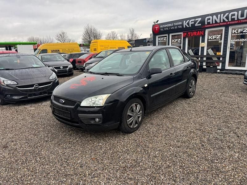 Gebraucht Ford Focus Trend 116 PS (85 kW) 2006 Pantherschwarz metallic Limousine