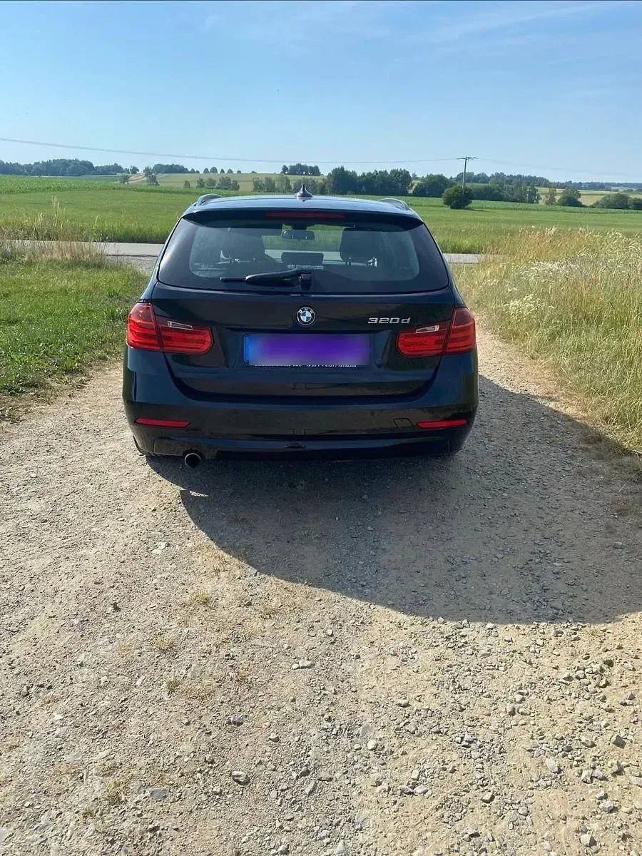 Gebraucht BMW 320 184 PS (135 kW) 2013 Schwarz Kombi