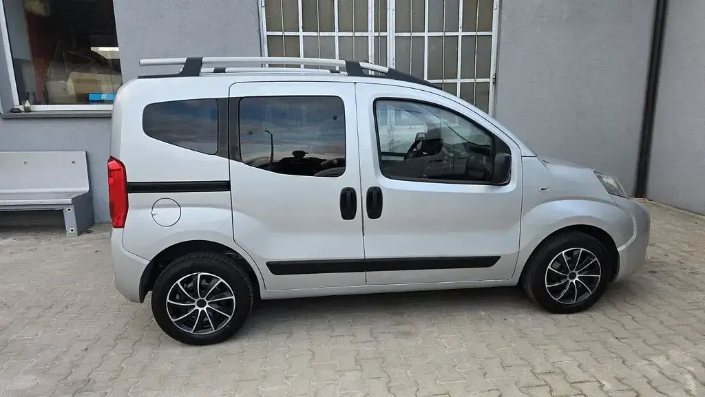Gebraucht Fiat Qubo Dynamic 75 PS (55 kW) 2009 Silber Van / Kleinbus
