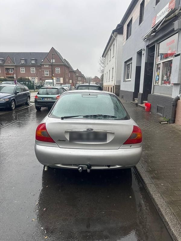 Gebraucht Ford Mondeo 130 PS (95 kW) 1998 Grau Limousine