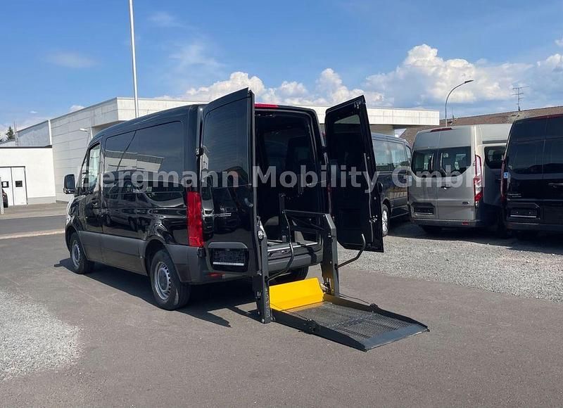 Schwarz Gebraucht 2021 Mercedes Sprinter Van | 52.400 € - Bild 1/4