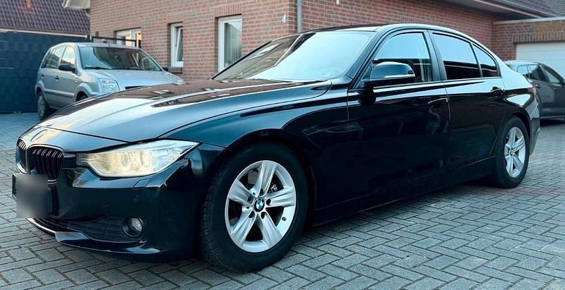 Schwarz Gebraucht 2012 BMW 320 Limousine | 7.500 € (Superpreis) - Bild 1/4