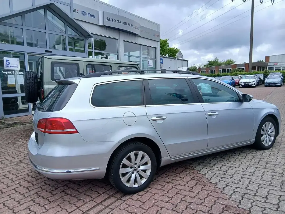 Gebraucht VW Passat Comfortline 122 PS (89 kW) 2014 Reflexsilber metallic Kombi