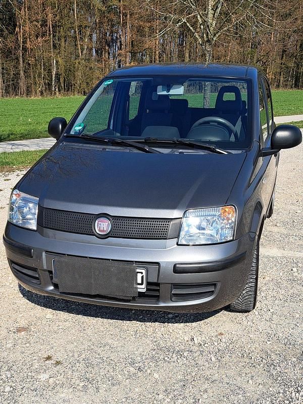Gebraucht Fiat Panda 69 PS (50 kW) 2011 Grau Kleinwagen
