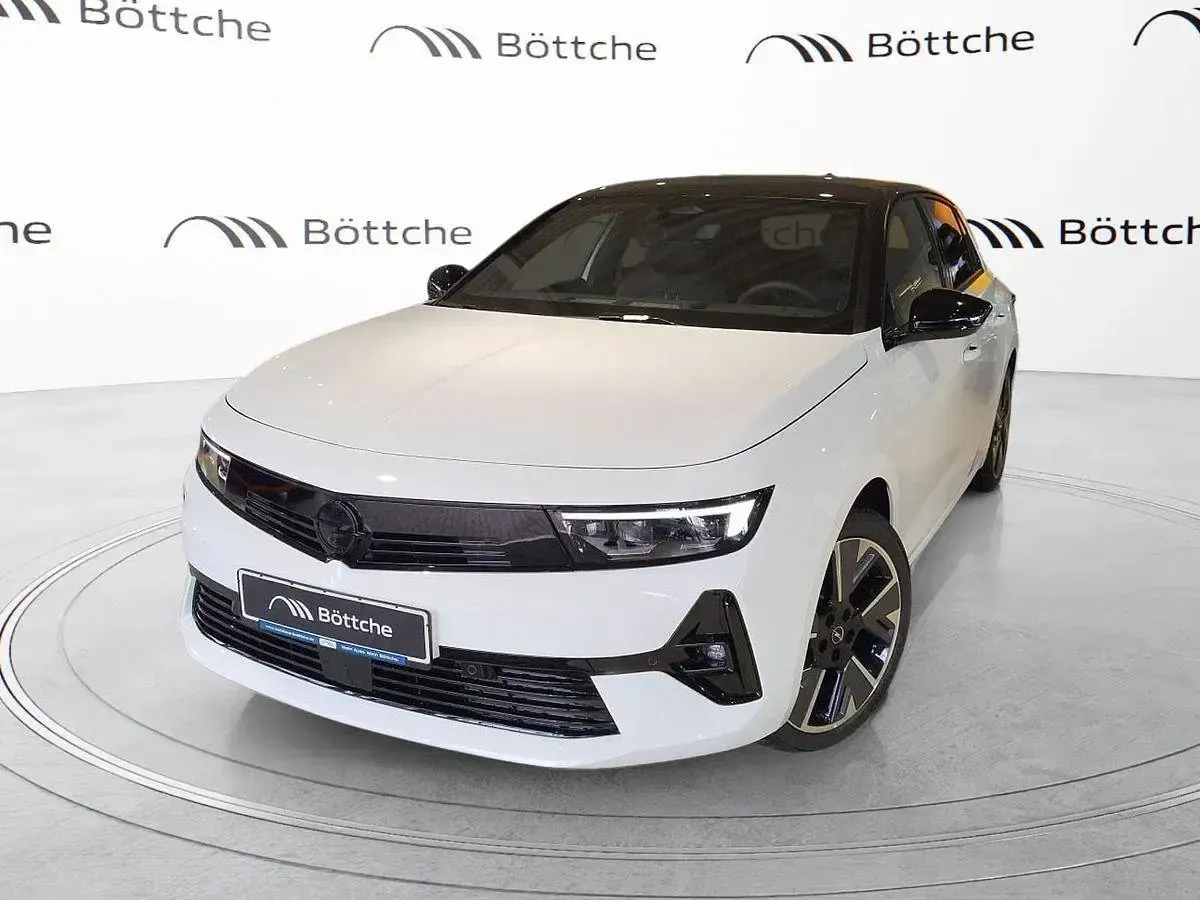 Neu Opel Astra 114 kW (156 PS) 2026 Lack weiss banquise/typ aussenverkleidung spiegel flach standard Limousine