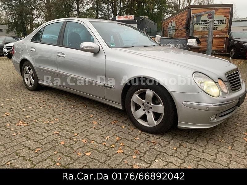 Silber Gebraucht 2005 Mercedes E320 Limousine | 3.700 € (Guter Preis) - Bild 1/4