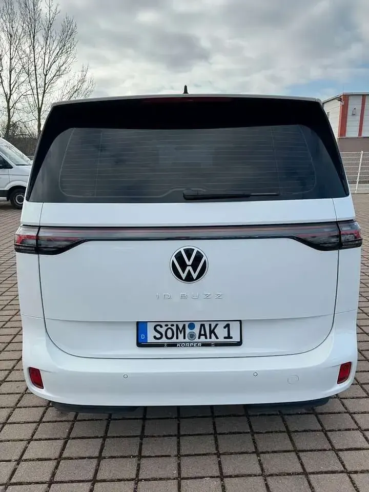 Gebraucht VW ID. Buzz Pro 150 kW (204 PS) 2023 Candyweiß Van / Kleinbus