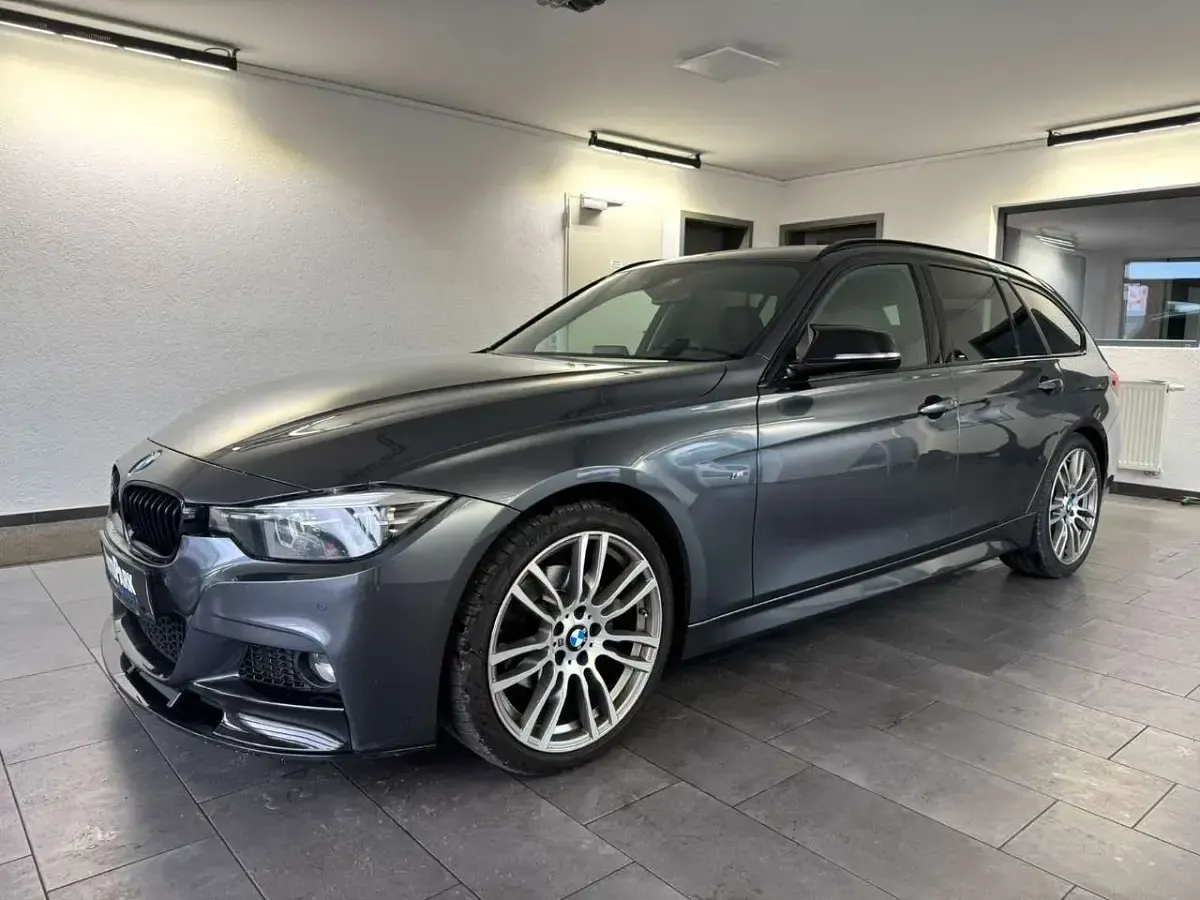 Gebraucht BMW 320 M Sport 190 PS (139 kW) 2019 Grau Kombi