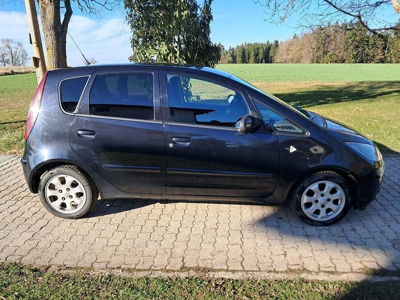 Gebraucht Mitsubishi Colt 75 PS (55 kW) 2008 Schwarz Van / Kleinbus