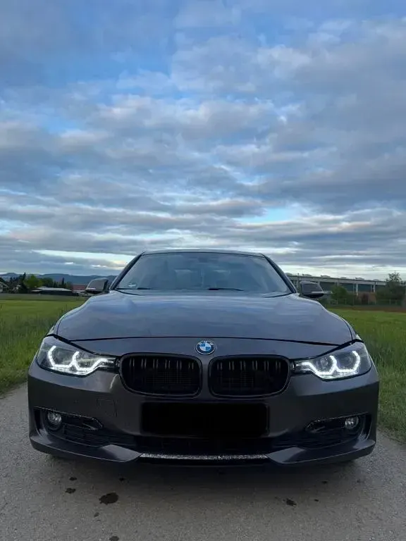 Gebraucht BMW 320 Efficient Dynamics 170 PS (125 kW) 2013 Braun Limousine