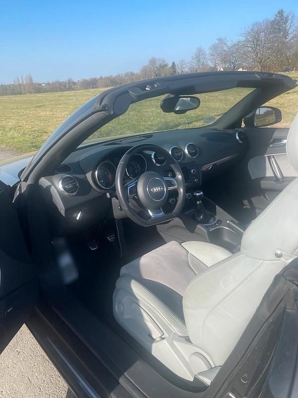 Gebraucht Audi TT Roadster 160 PS (117 kW) 2016 Grau Cabrio