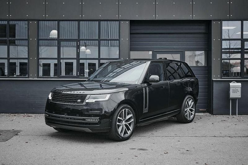 Schwarz Gebraucht 2024 Land Rover Range Rover Autobiography SUV | 164.220 € (Etwas zu teuer) - Bild 1/4