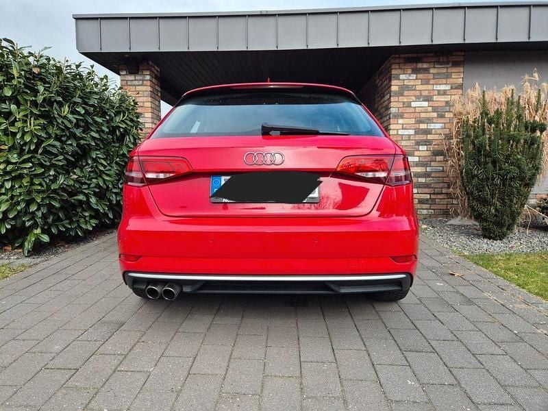 Gebraucht Audi A3 Ambition 150 PS (110 kW) 2016 Rot Limousine