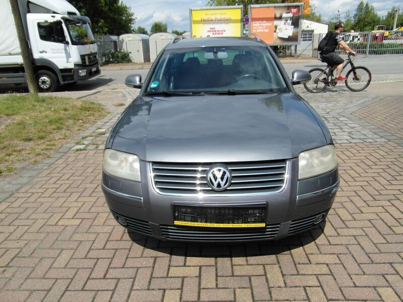 Silber Gebraucht 2005 VW Passat Kombi | 1.699 € (Superpreis) - Bild 1/4
