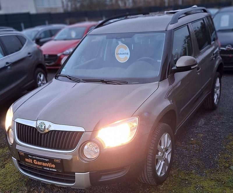 Braun Gebraucht 2012 Skoda Yeti Plus Edition SUV | 7.150 € (Guter Preis) - Bild 1/4