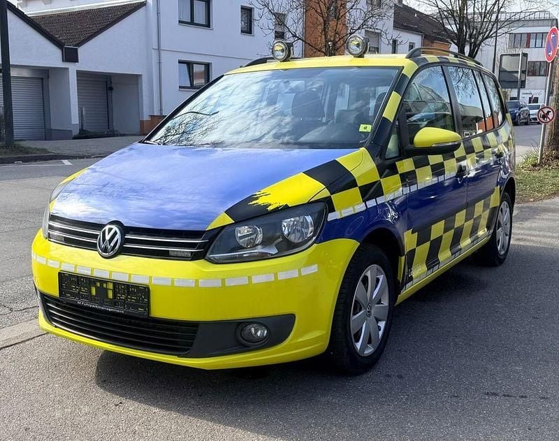 Gebraucht VW Touran Trendline 150 PS (110 kW) 2013 Weiß Van / Kleinbus