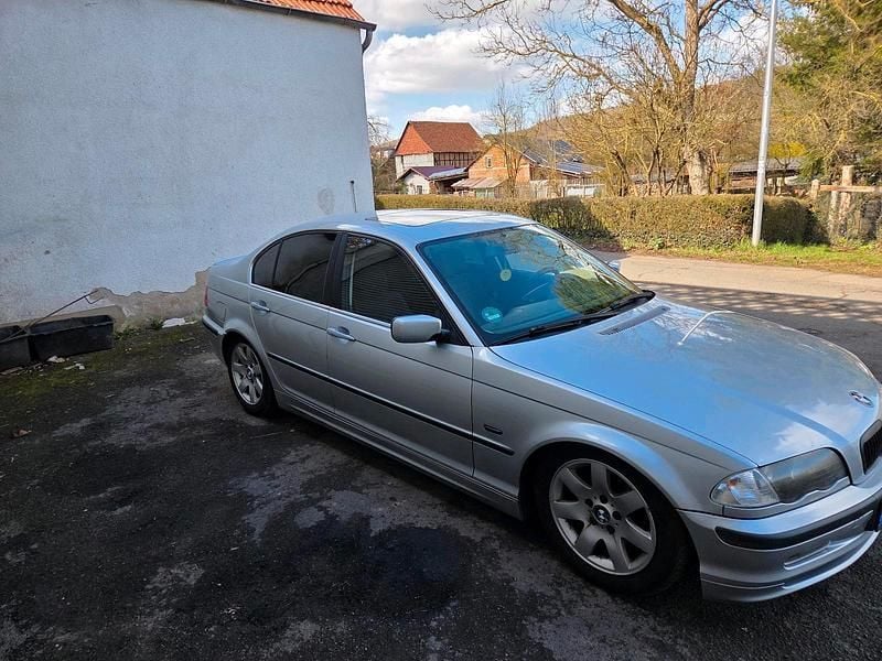 Gebraucht BMW 320 150 PS (110 kW) 1998 Silber Limousine