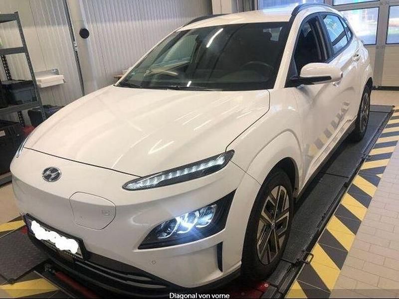 Atlas white / sol Gebraucht 2022 Hyundai Kona Trend SUV | 17.950 € (Guter Preis) - Bild 1/3