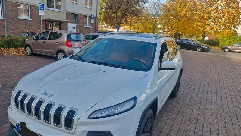 Weiß Gebraucht 2015 Jeep Cherokee SUV | 7.499 € (Fairer Preis) - Bild 1/4