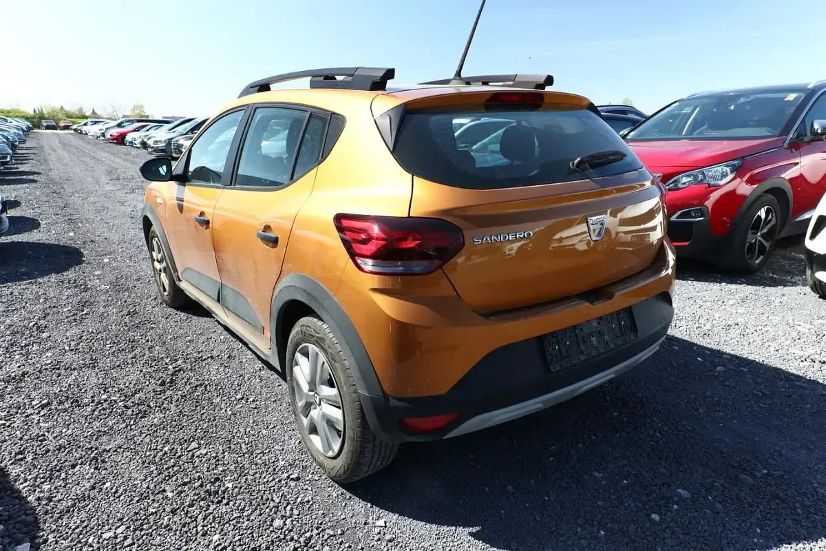 Gebraucht Dacia Sandero Essentiel 91 PS (66 kW) 2021 Orange atacama metallic