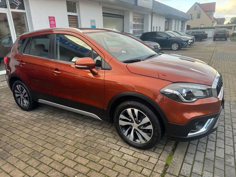 Orange Gebraucht 2018 Suzuki SX4 S-Cross Comfort SUV | 18.699 € (Teuer) - Bild 1/4