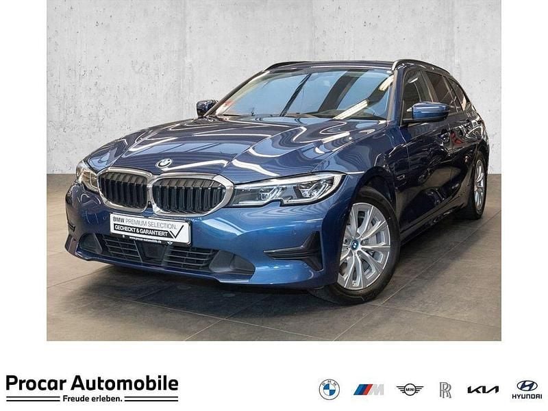 Blau Gebraucht 2021 BMW 330 Advantage Kombi | 24.490 € (Guter Preis) - Bild 1/4