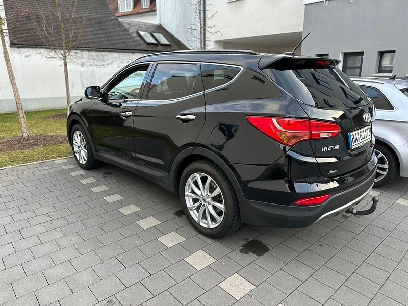 Gebraucht Hyundai Santa Fe 197 PS (144 kW) 2012 Schwarz SUV