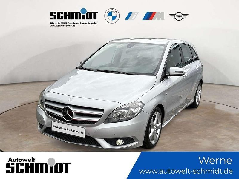 Polarsilber metallic Gebraucht 2012 Mercedes B180 Van / Kleinbus | 8.190 € (Fairer Preis) - Bild 1/4