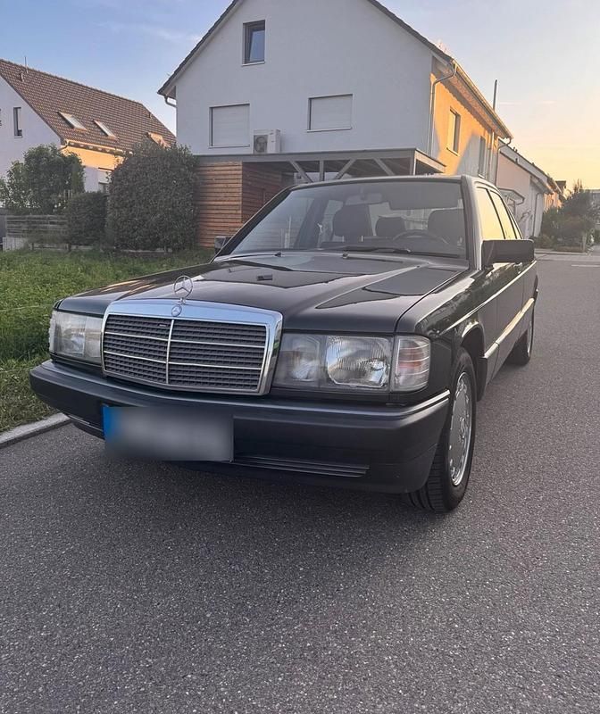 Schwarz Gebraucht 1992 Mercedes 190 Limousine | 4.500 € - Bild 1/4
