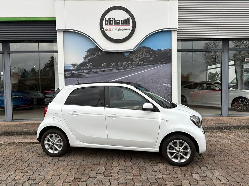 Gebraucht Smart ForFour Passion 71 PS (52 kW) 2018 Weiß Kleinwagen