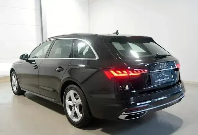 Gebraucht Audi A4 S-Line 163 PS (119 kW) 2023 Schwarz Kombi