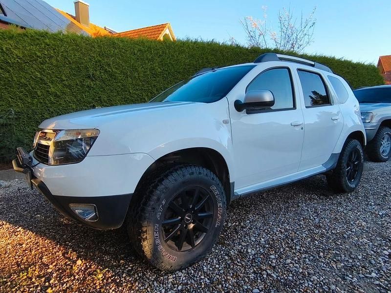 Second-hand Dacia Duster 105 CP (77 kW) 2011 Alb SUV