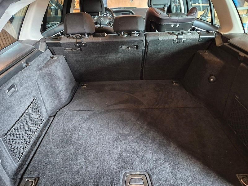 Gebraucht Mercedes C180 120 PS (88 kW) 2012 Schwarz Kombi