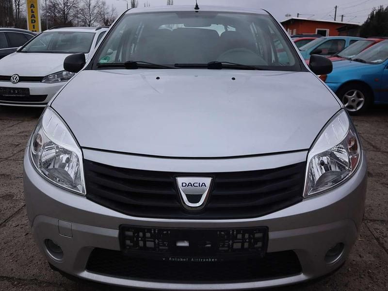 Gebraucht Dacia Sandero 75 PS (55 kW) 2009 Platingrau Kleinwagen
