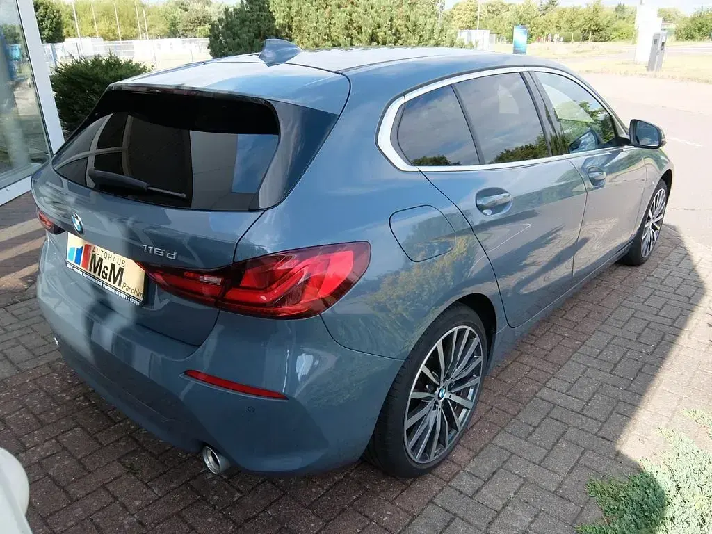 Gebraucht BMW 118 Advantage 150 PS (110 kW) 2022 Grau Limousine