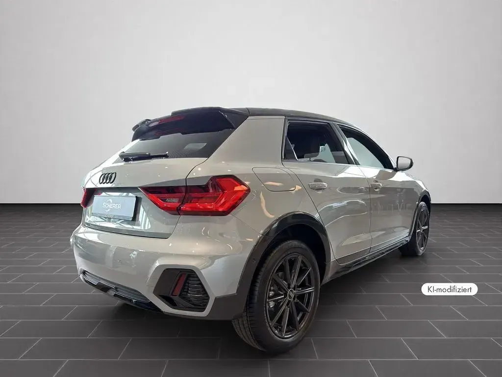 Neu Audi A1 Advanced 150 PS (110 kW) 2026 Grau SUV