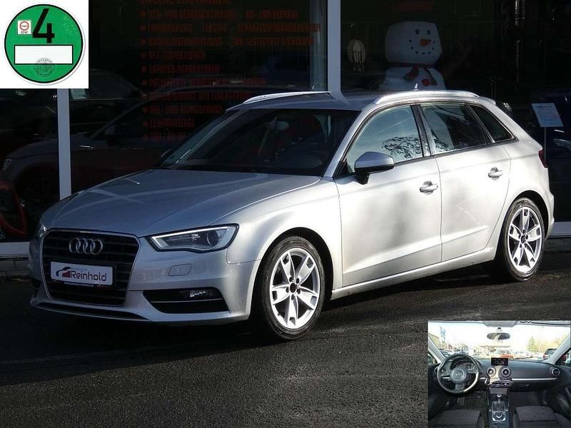 Eissilber metallic Gebraucht 2013 Audi A3 Sportback Ambition Kleinwagen | 10.690 € (Fairer Preis) - Bild 1/4