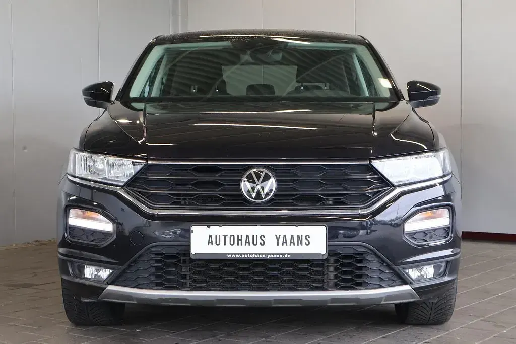 Second-hand VW T-Roc Active 150 CP (110 kW) 2022 Negru SUV