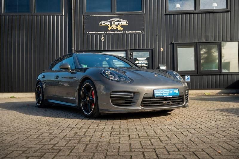 Grau Gebraucht 2014 Porsche Panamera GTS Chrono Limousine | 43.650 € (Guter Preis) - Bild 1/4