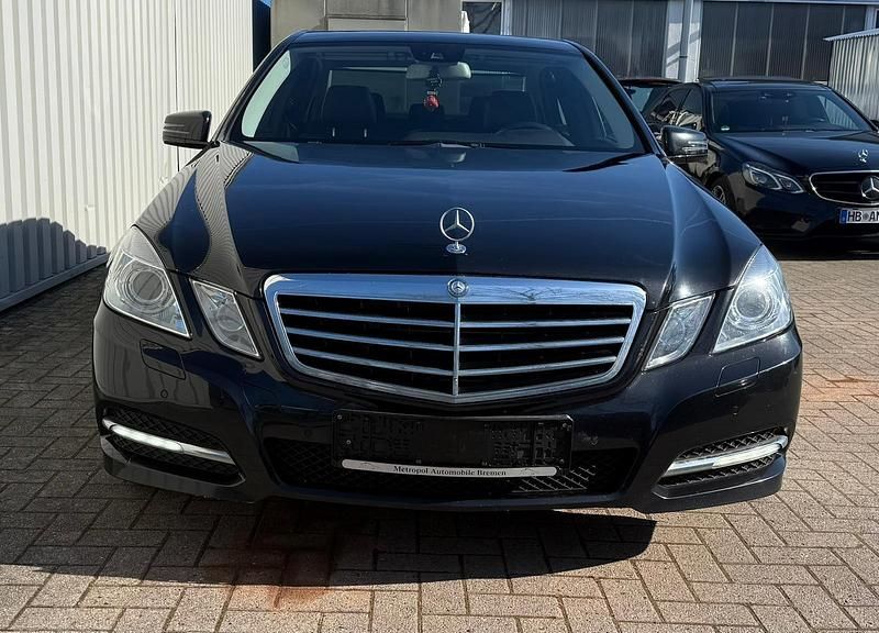 Gebraucht Mercedes E300 231 PS (169 kW) 2011 Obsidianschwarz  metalliclack Limousine